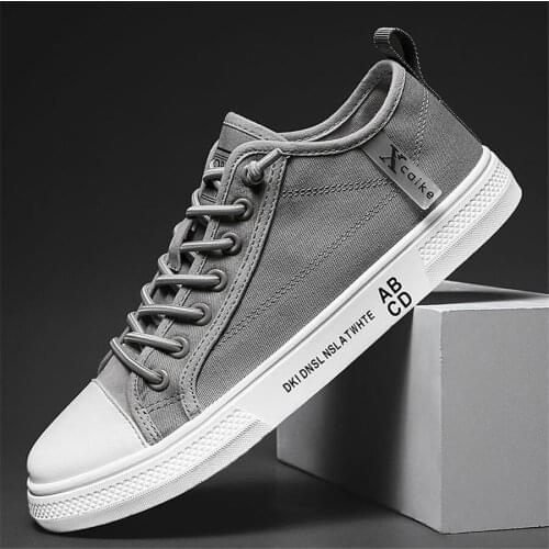 Mens Canvas Shoes 2021 New Mens Shoes Spring Versatile Casual Skateboarding Shoes Men Slip-On Foot Lazy Flat Shoes