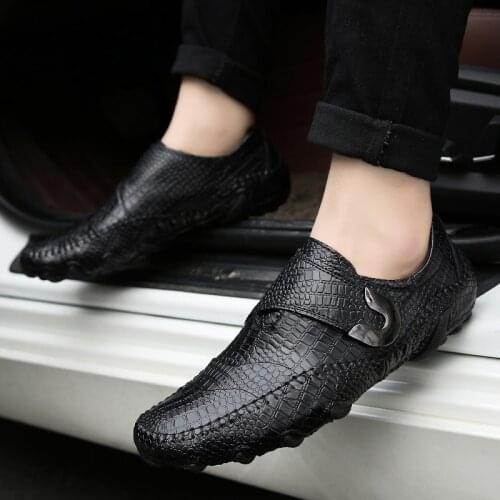 Genuine Leather Men Moccasins slip on Soft Casual Loafers handmade Leisure shoes Breathable flats Comfortable for men shoes