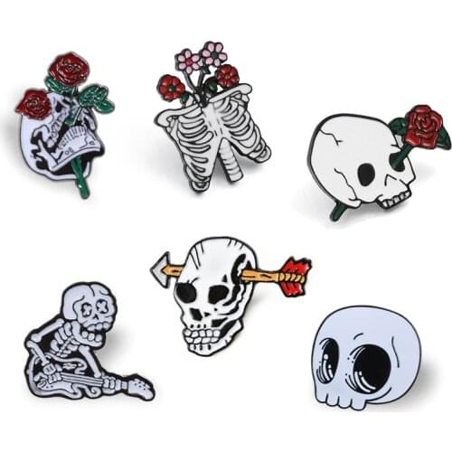Rose Flowers Skull Pins Creative Punk Skeleton Lover Brooch Gothic Dark Jewelry for Women Men Fashion Bag Shirt Lapel Pin Badges