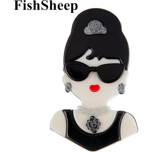 FishSheep Celebrity Hepburn Women Figure Acrylic Brooches Lovely Resin Cigarette Holder Tobacco Pipe Brooch Clothes Pins Jewelry