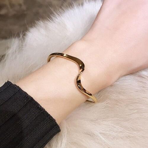 GorGor Bangles Women Copper Material Pattern Ripple Opening Rose Gold Plated Temperament Engagement Trendy Jewelry DKS-1047