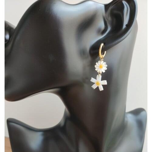 1 pair New Arrived Natural Yellow Daisy flower Mother Shell with 925 silver gold earring for Women Gift wedding jewelry brincos