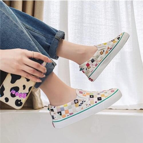 Women Flats 2021 Multicolor Checkered Canvas Shoes Women Graffiti Casual Shoes Women Slip-on Flat Shoes Zapatillas De Mujer