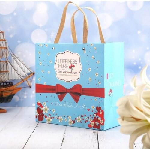 UV Protected Art paper matte laminated finished paper bags with hot stamping shopping bags --XP2393