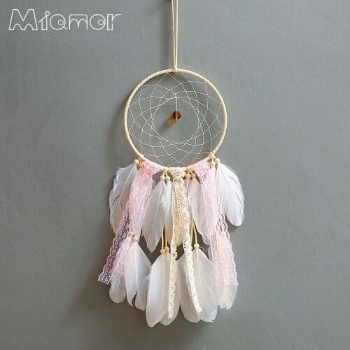 MIAMOR White & Pink Lace Dreamcatcher With String Light Kids Bedroom Wall Hanging Pendant Decoration Wind Chimes Regalo Amor309