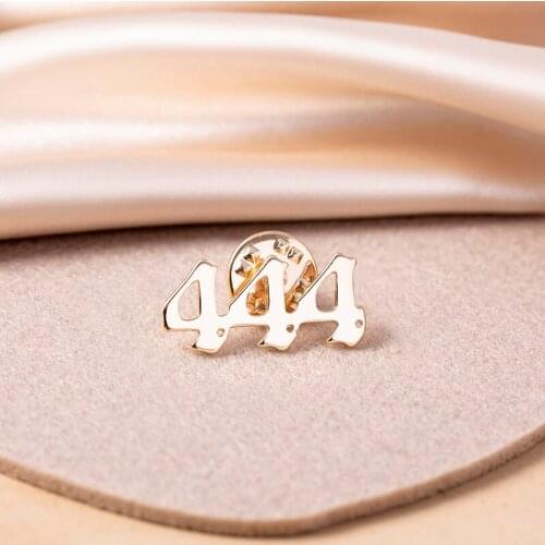 Fashion Lucky Number 444 777 Brooch Pin Hip Hop Gold Silver Color Four Seven Digital Metal Pins Badge Jewelry Accessories