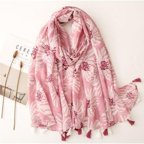 2021 New Big Blossom Flower Print Tassel Scarf Shawls Soft Floral Pattern Head Hijab Wrap 2 Color Free Shipping