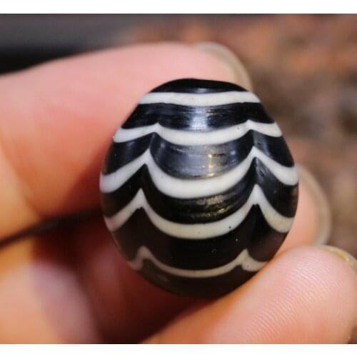Energy Tibetan Old Buddhist treasure black&white colored Glaze 8 stripes Bead Amulet