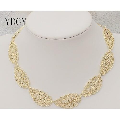 YDGY New Fashion Metal Fake Necklace Short Retro-hollow Leaf Clavicle Ladys Necklace