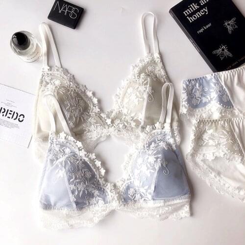Small cotton cup intimates for girls embroidery thin brassiere with pad women sexy lace underwear lingerie wire less new Bra Set
