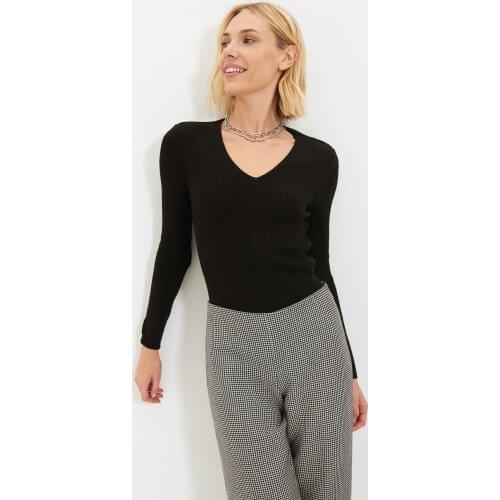 Trendyol V Collar Knitwear Sweater TWOAW22KZ1903