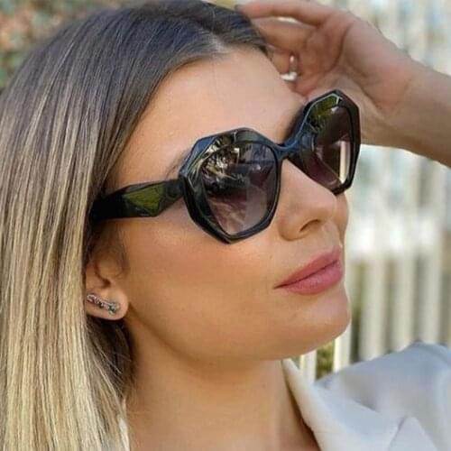 New Fashion Square Sunglasses Woman Vintage Shades Brand Design Vintage Polygon Sun glasses Female Tourism Glasses Lady Oculos