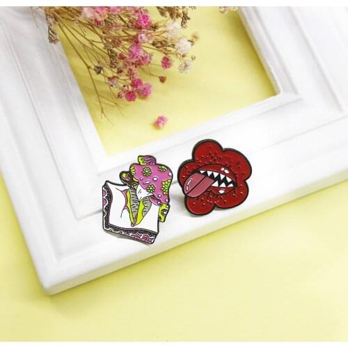 Fashionable Personality Design Mushroom Badge Creative Flower Mouth Tongue Out Alloy Brooch Ins All-match Clothing Accessories