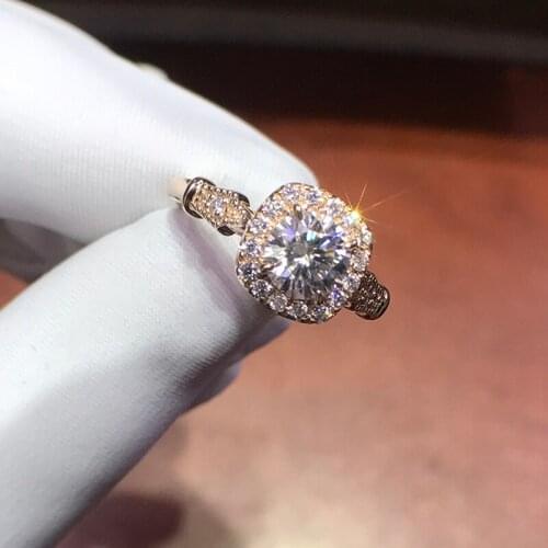 Solid 18K Yellow Gold Center 1CT DF Color Lab Grown Diamond Round Brilliant Cut Moissanite Halo Ring Engagement Ring For Women