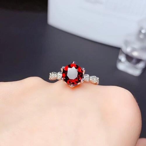New style 925 sterling silver classic natural Red garnet gem ring women silver jewelry birthday party gift wine red color round