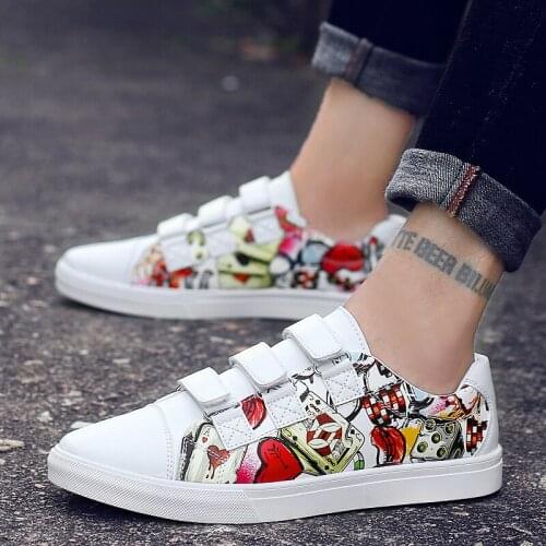 New Fashion 2021 Men‘s Streets Graffiti Printing Pattern Lace Up Casual Shoes Flats Sports Walking Sneakers Zapatos Hombre