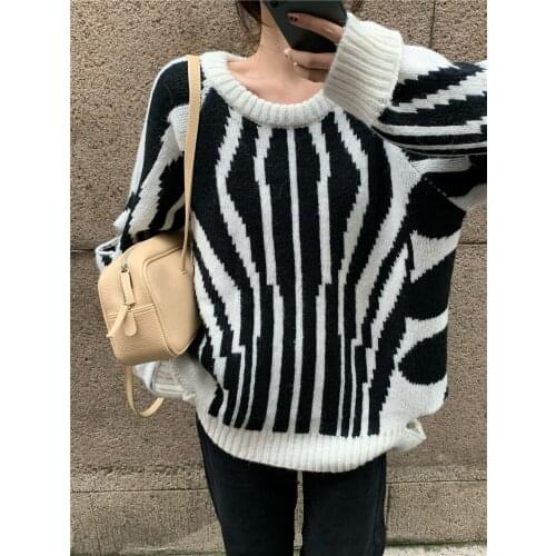 2021 Spring New Retro Spring Zebra Loose Holed Pullover Knitted Sweater For Women