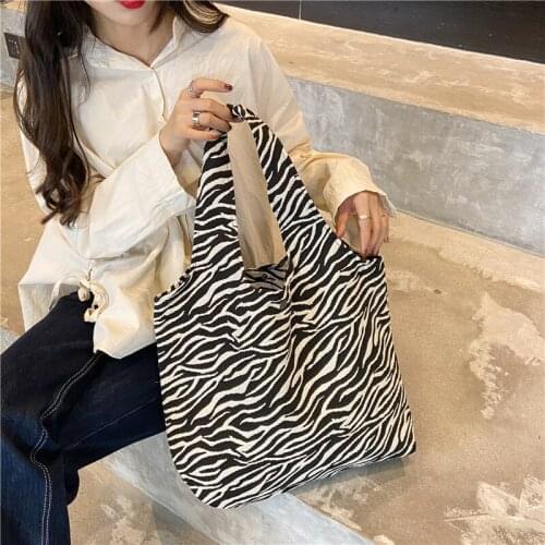 Hylhexyr Large Capacity Handbag Animal Print Zebra Canvas Shoulder Bag Tote Shopping Bags Purses for Women 2021 New