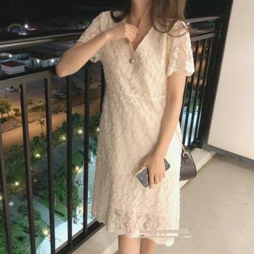 Spring / summer 21 / romantic fairy embroidered lace V-neck dress e2103