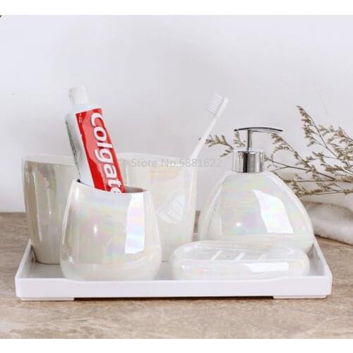 Japanese-style Simple Aurora Matte White Ceramic Bathroom Set of Five Lotion Bottle Toothbrush Holder Soap Dish Bathroom Kit