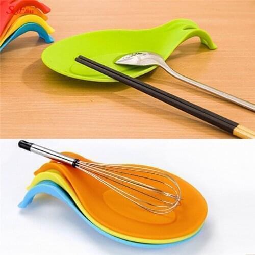 1pcs Table Decoration Silicone Insulation Heat Resistant Spoon Rest Kitchen Tool Spoon Pad Eat Mat Kitchen Gadget 5z