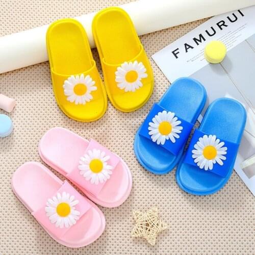 PVC Daisy Kids Slippers Summer Open Toe Soft Sole Non-Slip Children Slippers Girl Boy Home Indoor Shoes Cute Flat Bathroom Shoes