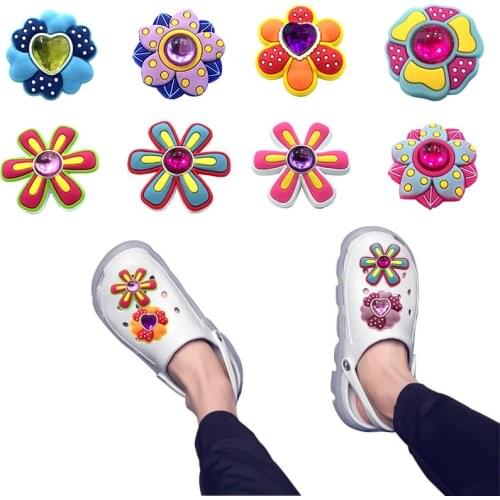 1pcs Beautiful Flower High Imitation Shoe Charms Crystal Shoes Accessories Buckles Fit Bracelets Croc Decor JIBZ Kids Gift
