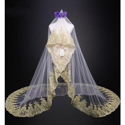 Designed Bridal Veils 2020 New Gold Appliques Lace 3 Meters Wedding Veils For Bride Cheap White Ivory With Comb Long Bridal Veil
