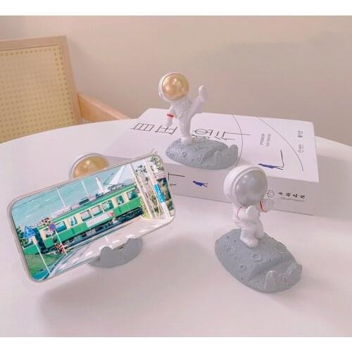 Creative Spaceman Desktop Mobile Phone Tablet Stand Simple Cartoon Tablet PC Stand Holder Book Easel Holder Supplies
