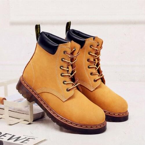 New outdoor leisure riding boots top layer cowhide kick not bad rhubarb boots couples the same British style tooling boots