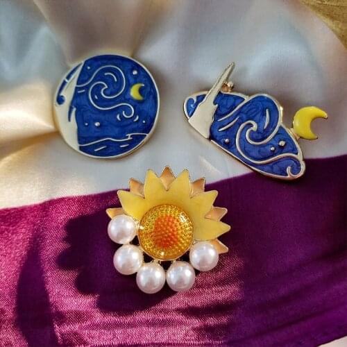 Starry Sunflower Pearl Hollow Castle Lapel Brooch For Women Party Jewelry Vintage Geometric Round Blue Dripping Glaze Metal Pin