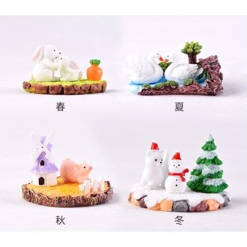3 Pcs Bryophyte Micro-landscape Resin Ornament Animal Three-piece Set of Piglet Autumn and Winter Scenery Animal Accessories