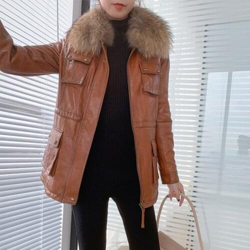 Fashion 80%White Duck Down Womens Down Jackets Real Sheepskin Leather Jacket Women Raccoon Fur Collar Coat Female CasacoZjt1681