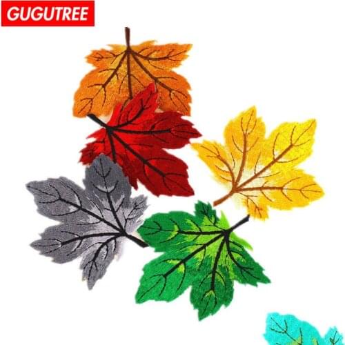 GUGUTREE embroidery maple leaf patches leaf patches badges applique patches for clothing ZK-27