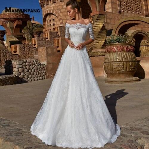 Custom Made Half Sleeve Embroidery Appliques Tulle Court Train Bridal Ball Gown High-End Boat Neck Button Back Wedding Dress