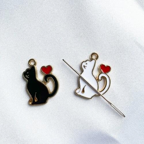 Cat Needle Minder Magnetic for Embroidery Cute Kitten Heart Needle Holder for Cross Stitch Needlework