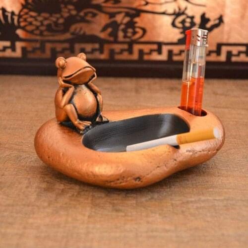 NEWYEARNEW 1piece Mascot Frog Ashtray For Car Luck Cigarettes Ash Tray Home Desk Art Craft Furnishing Decoration Gift