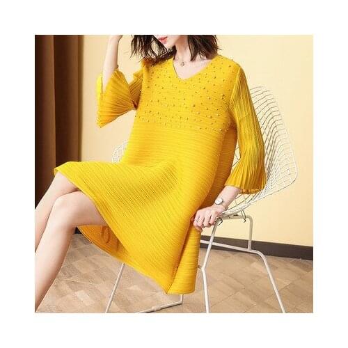 HOT SELLING Fashion New the womens pleated top solid color V-neck beaded flared sleeve three quarter long T-shirt IN STOCK