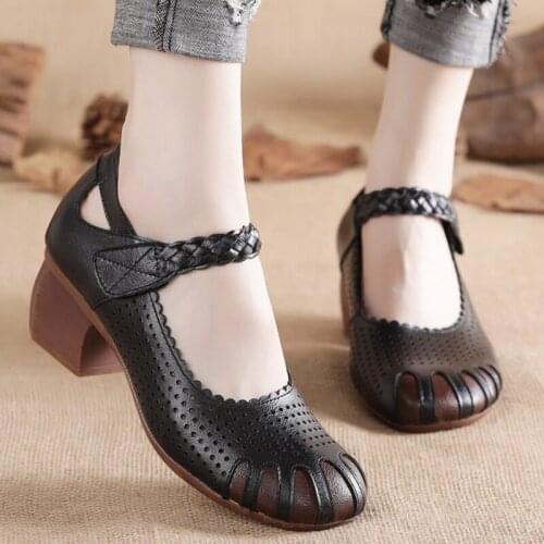 Women Shoes 2021 Summer New Fashion Comfort Soft Sole Women Sandals Hollow Out Genuine Leather Round High Quality Women Shoes