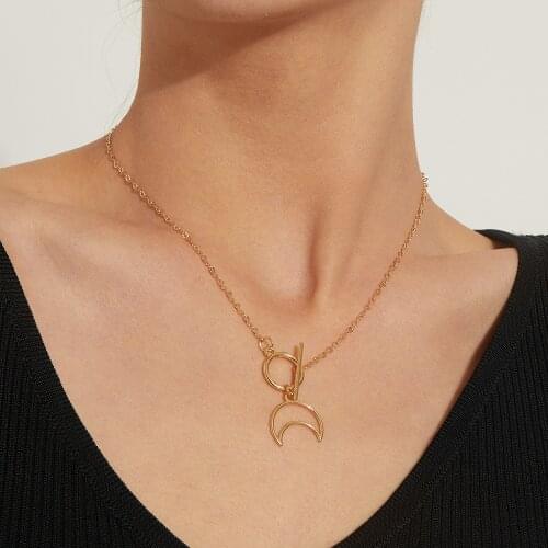 Hollow Moon Pendant Necklace for Women OT Buckle Clavicle Chain Short Necklaces Female 2021 Fashion Jewelry Simple New