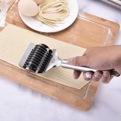 1pcs Kitchen Gadgets Stainless Steel Kitchen Noodle Maker Lattice Roller Docker Dough Cutter Tool