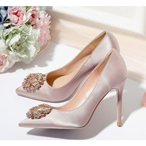 Stunning2021 New Nude High-heeled Slim Heel Pointed Water Diamond Button Single Shoes Shallow Mouth Champagne Bridesmaid Wedding