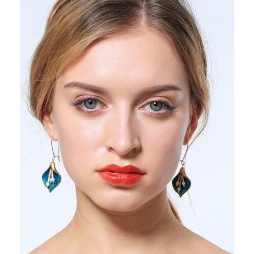 New Arrival High Quality Pearl Pendant Earring Vintage Elegant Jewelry Wedding Party Gift Women Girl Stud Earrings