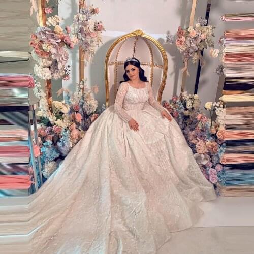 2021 Sparkling Wedding Dresses Long Sleeves With Long Train Plus Size Bridal Wedding Dressing Gowns Beaded Square Neck