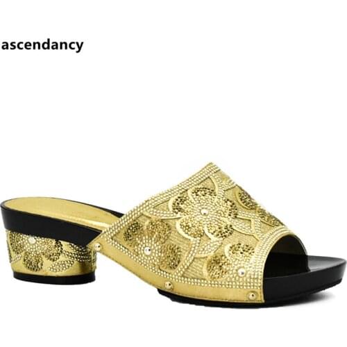 Latest Women Elegant Pumps Ladies Wedding Shoes Decorated with Rhinestone Italian Ladies Shoes for Parties Gold Color Women Shoe