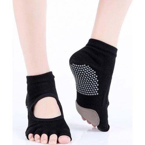 Hot Fashion Breathable Anti-friction Women Yoga Socks Five Fingers Silicone Non Slip Pilates Socks Breathable Sports Dance Socks