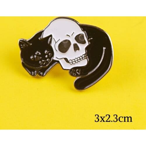 Ghost Pins Black Cat Hug Skull Brooches Badges Skeleton Pins Halloween Jewelry Lapel Pins For Men Women Badges on Clothes