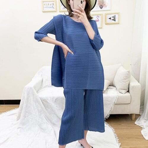 Sanzhai pleated suit womens 2020 spring new slim style medium sleeve top and wide leg pants two piece set