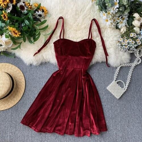 2021 Summer Womens Dress French Retro Pure Color Square Neck Sling Velvet Dress New Waist Female Short Dresses HH193