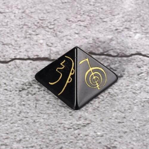 25mm x 25mm Pyramid Chakra Set Engraved Japanese Religious Symbol Culture Pattern Pyramid Shaped Stone Reiki Ornaments